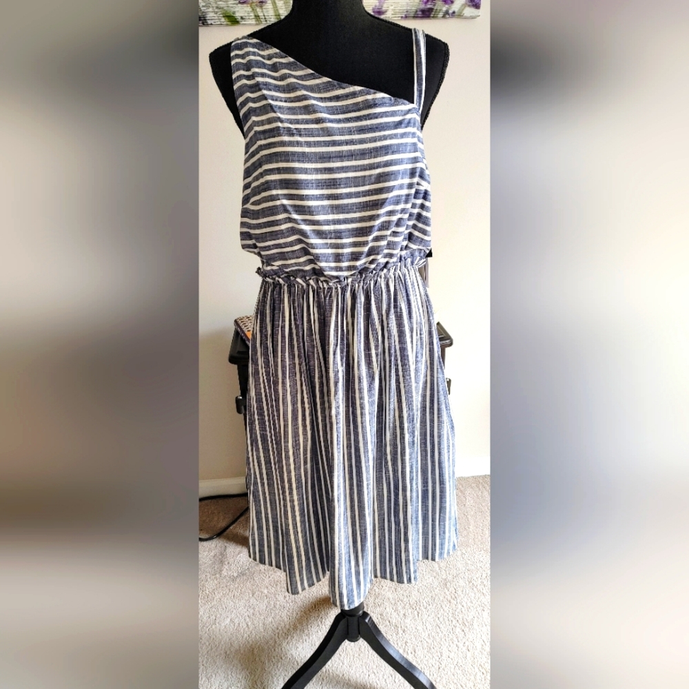 52 seven blue and white striped asymetrical